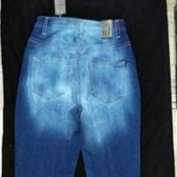 High waist, Booty flattering, jeans - Picture 4 of 5